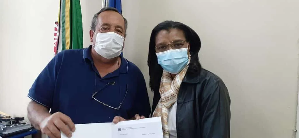 Dep. Rosangela Gomes entrega emenda parlamentar as cidade de Paulo de Frontin e Valença
